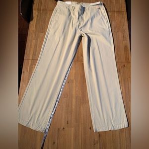 NWT Men’s Calvin Kline super sandwash twill khaki pants 34x32 light stone